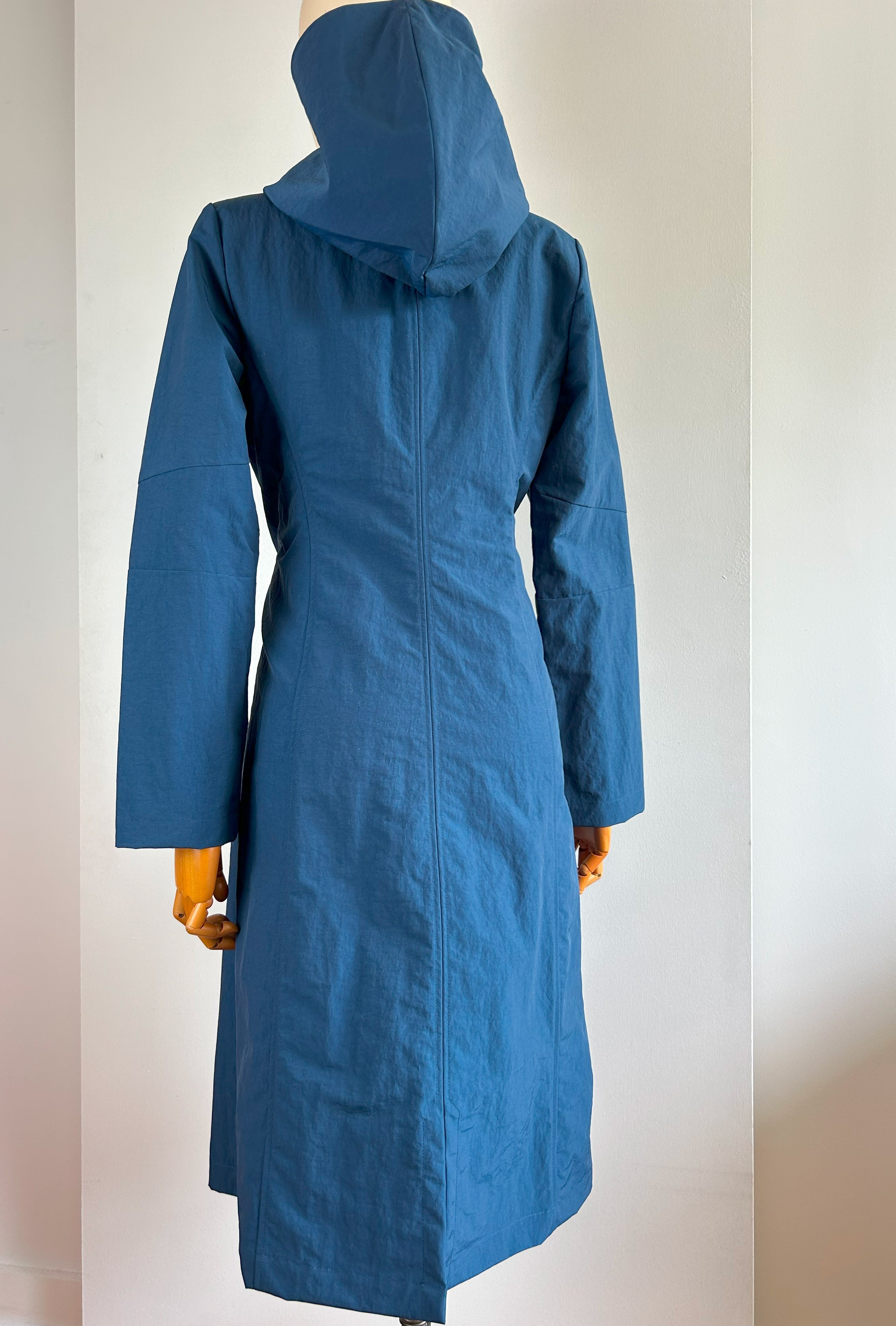 ARCH RAINCOAT · marine