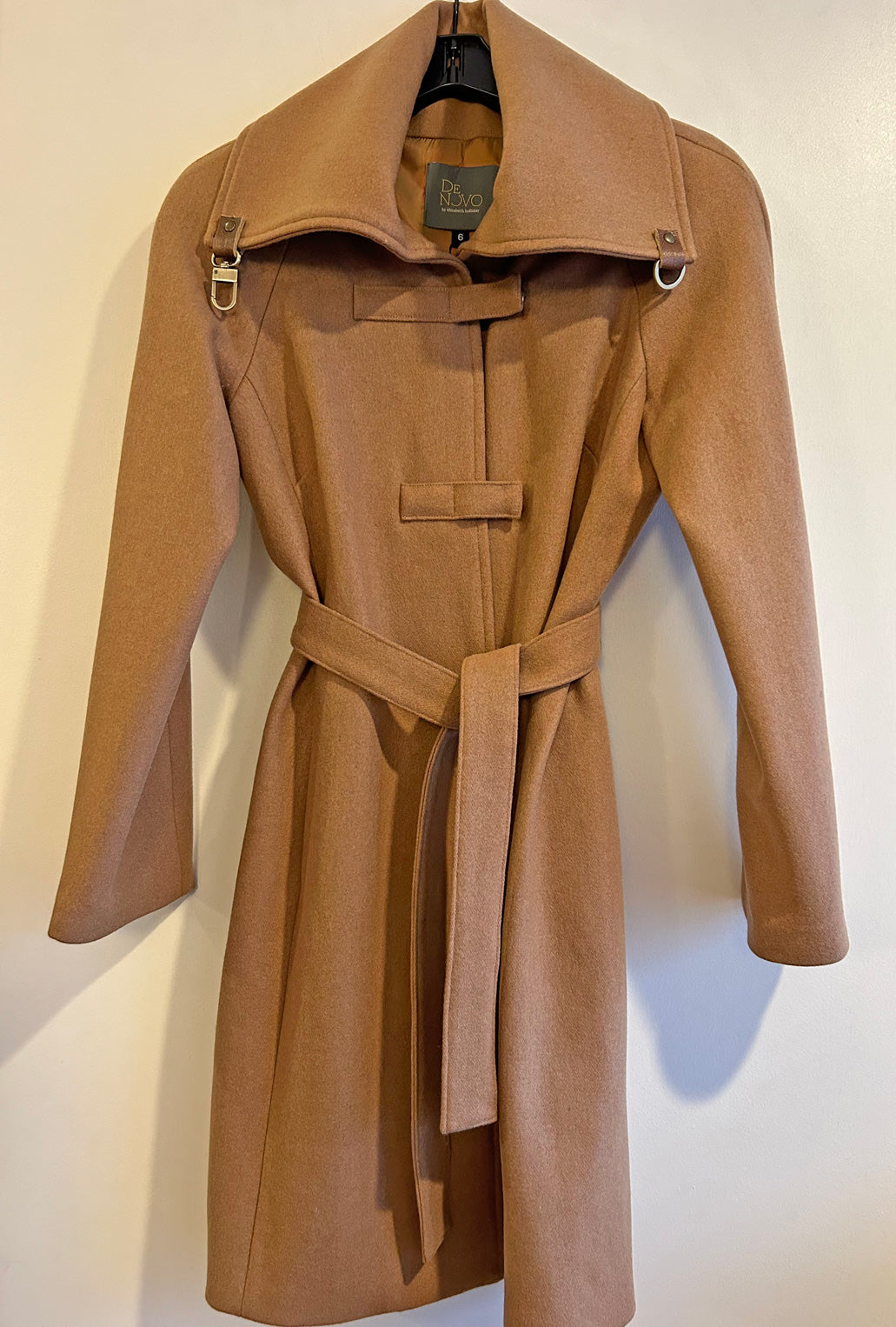 CROSSBAR RAGLAN COAT · camel