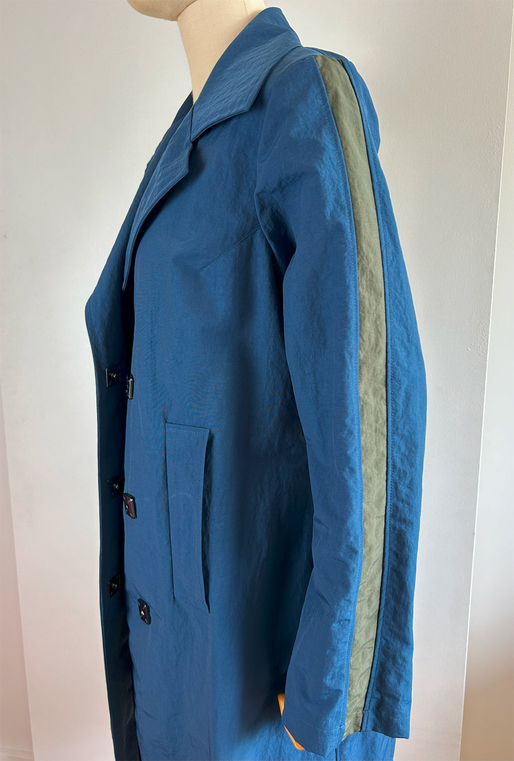 URBAN RAINCOAT · marine blue